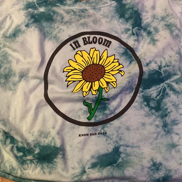 Tie die shirt - Picture 2 of 2